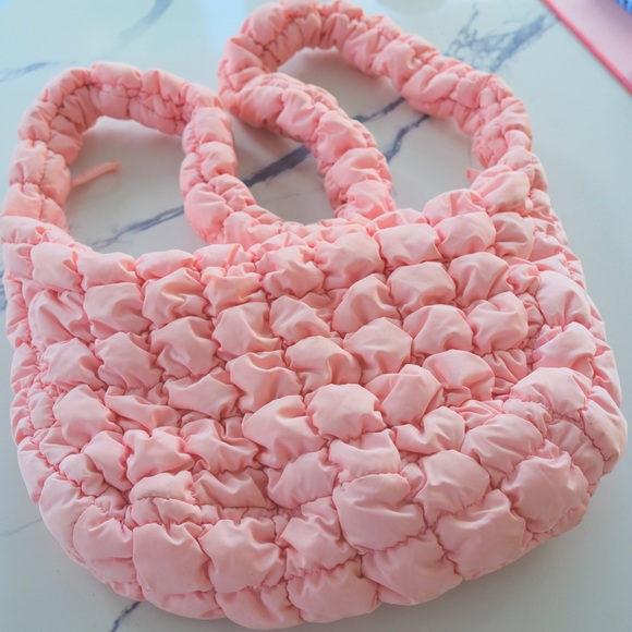 Recycled Polyester Quilted Medium size Shoulder bag - Picture 1 of 4